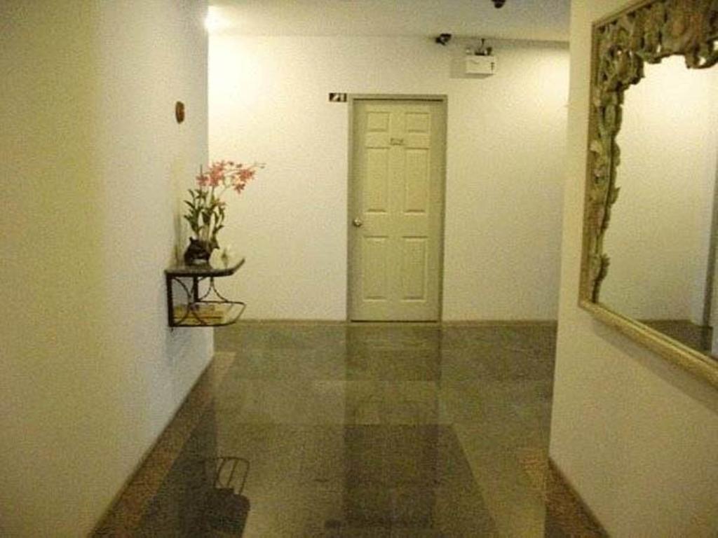 Regent Silom Hotel Bangkok Kültér fotó