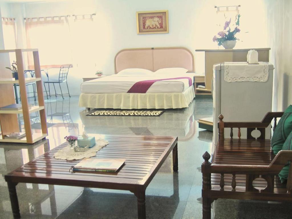 Regent Silom Hotel Bangkok Kültér fotó